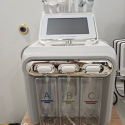 Hydrofacial Machine