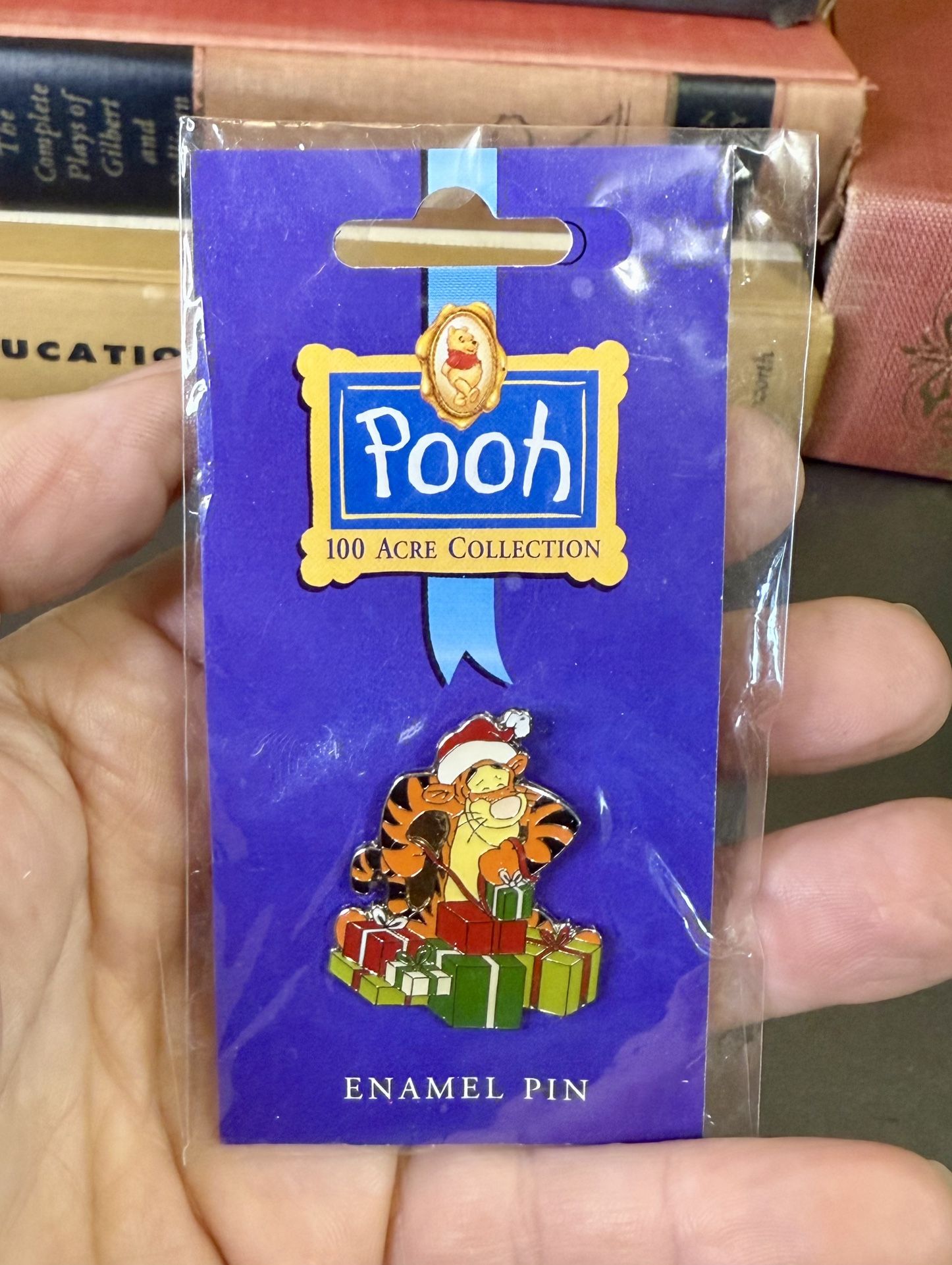 AUTHENTIC Disney "Pooh 100 Acre Collection" enamel pin Tigger With Presents