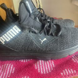 Puma  Tennis Shoes