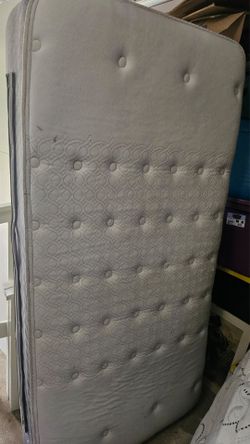 Twin mattress