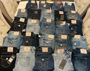 Women 24,25,26,27,28 True Religion jeans