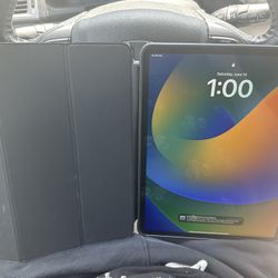 iPad Pro 12.9-inch (4th Gen) with 2nd Gen Apple Pencil!
