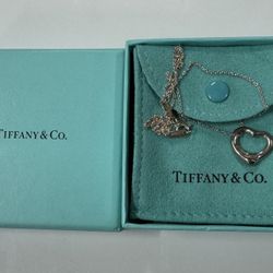 Authentic Tiffany & Co. Elsa Peretti Necklace (Sterling Silver, Excellent Condition)