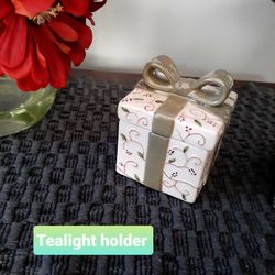 Tealight holder 