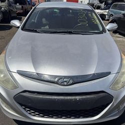 HYUNDAI SONATA HYBRID 2013 - FOR PARTS / SOLAMENTE POR PARTES 