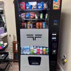 VENDING MACHINE WITH CARD READER 