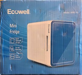 ECOWELL WRE110 Mini Fridge with LED Mirror