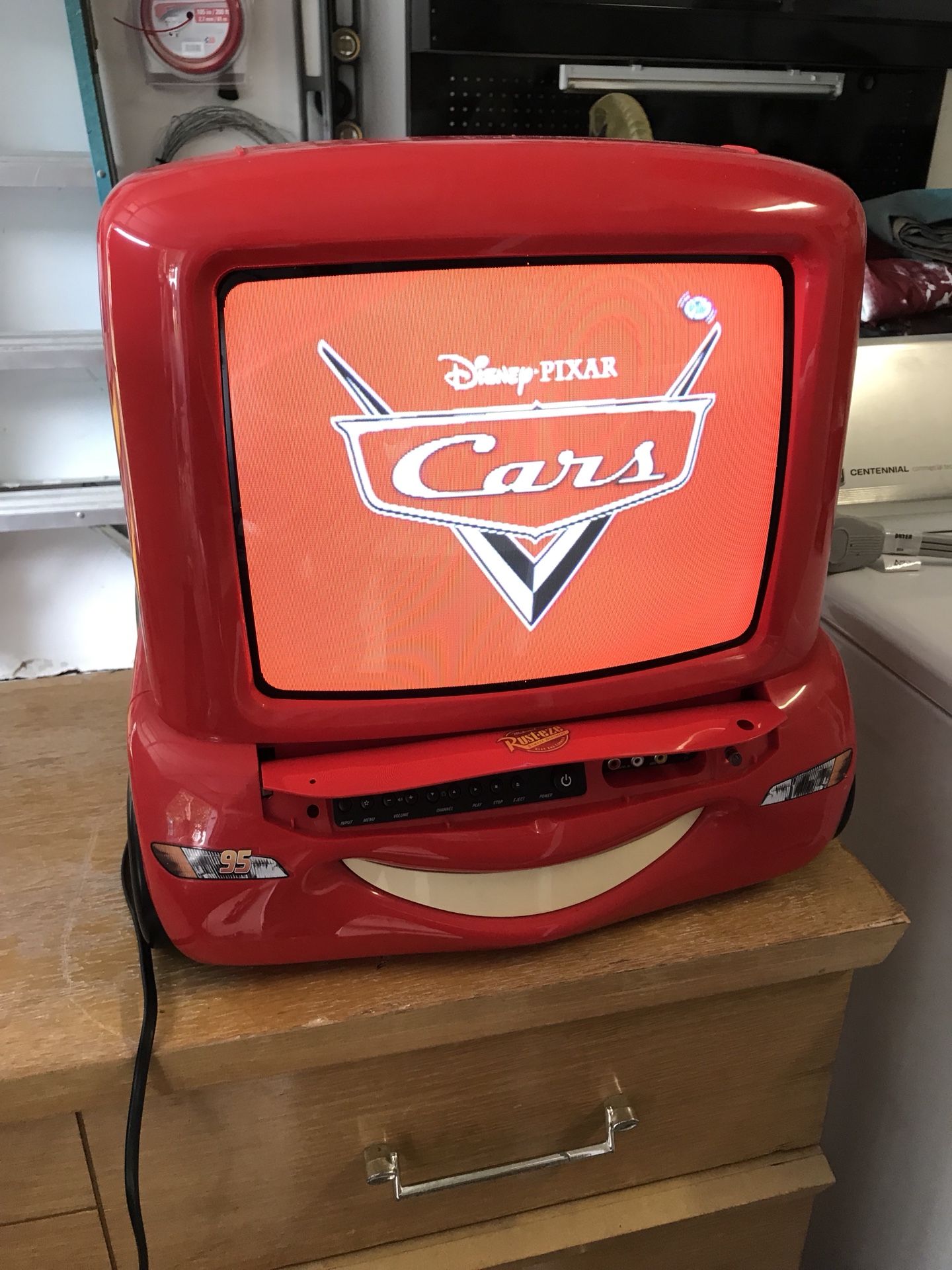 Disney Pixar cars lightning McQueen 13 “ TV/DVD combo television and