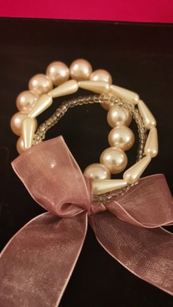 Pearl look bracelet