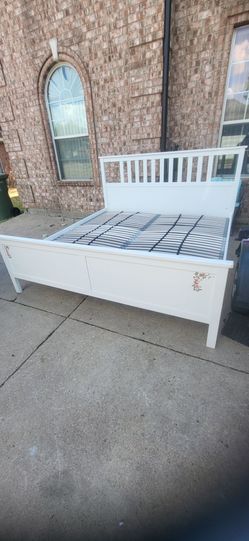 IKEA HEMNES King white Bed Frame with Slat Base