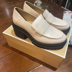 Michael Kors Cream Color Woman’s Loafers Size 9 1/2 New 