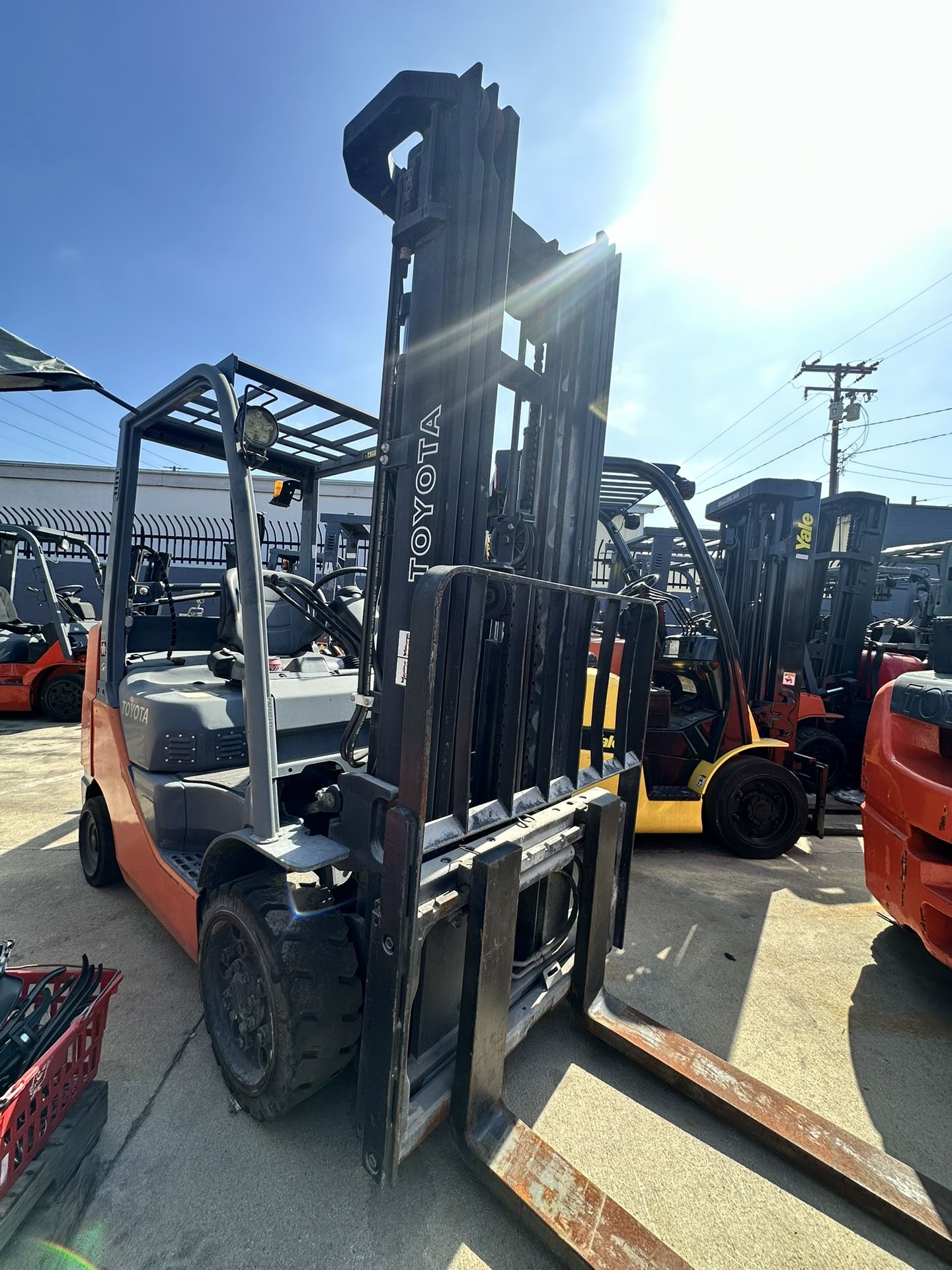 Toyota Forklift Model 8, 6000 Lbs, 3 Stage, Sideshift