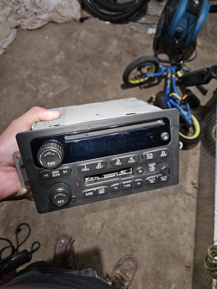 OEM 03-05 GM Chevy Truck Radio AmFM Cassette CD Player silverado gmc