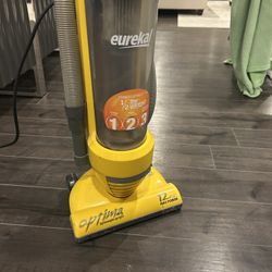 Eureka Optima Lightweight Upright Vacuum Bagless