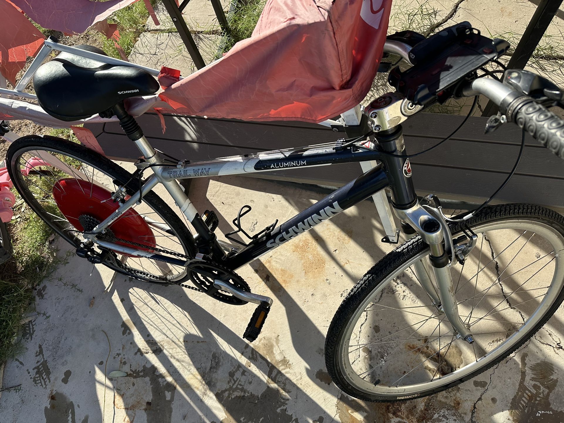 Schwinn Men's Trailway 700c/28" Hybrid Bike E Bike