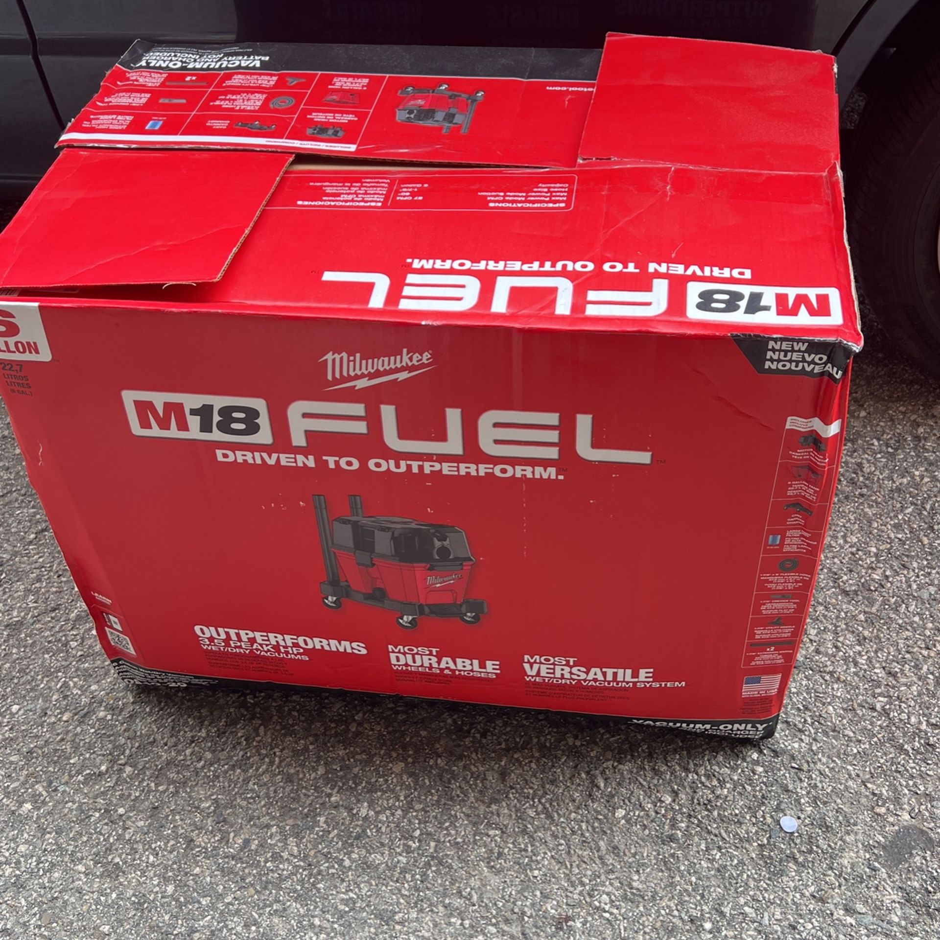 Milwaukee M18 FUEL 6 Gal. Cordless Wet/Dry Shop Vacuum with Filter, Hose, and Accessories