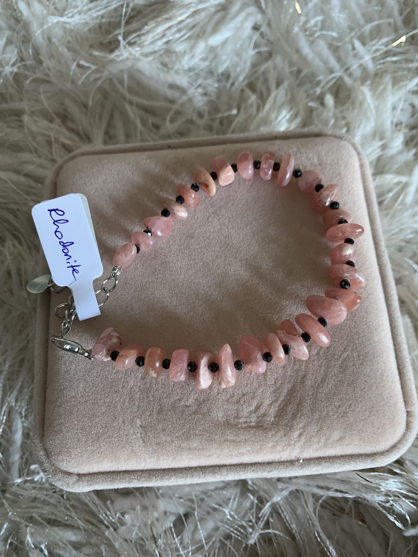 Natural rhodonite chips with black spinel beads with adjustable chain