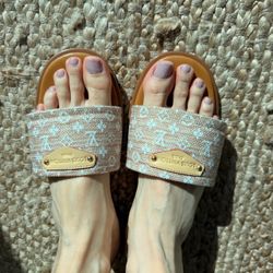 Women’s flats size 7.5
