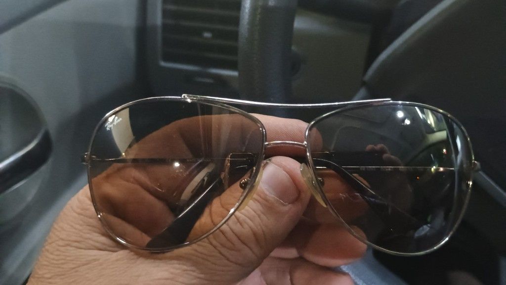 MENS RAYBAN SUNGLASSES GOLD PRE-OWNED EXCELLENT CONDITION