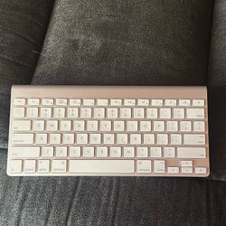 Apple Keyboard