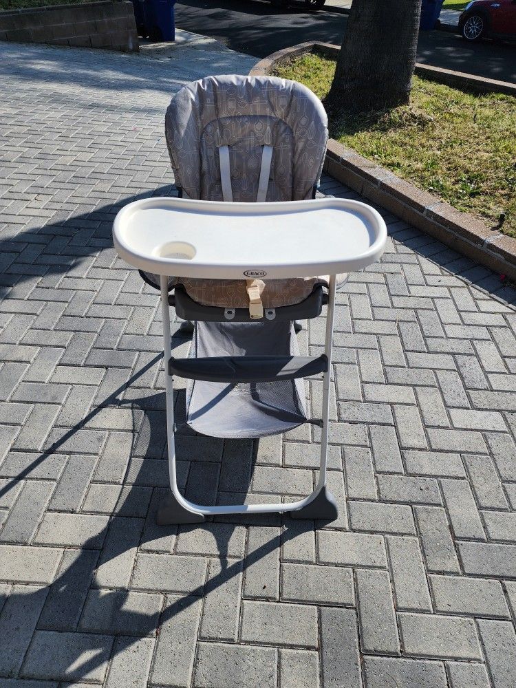 GRACO HIGH CHAIR CHILDRENS Free