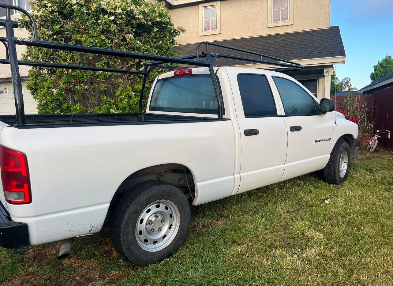 2005 Dodge Truck