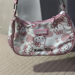 PINK HELLO KITTY PURSE 🎀