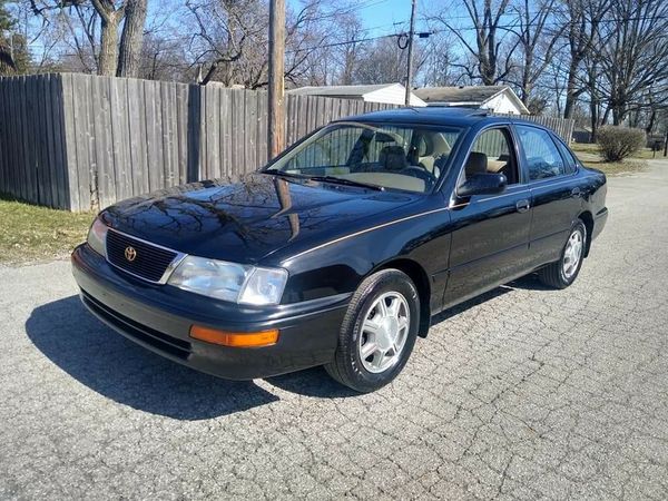 96 Toyota Avalon XL miles 145 for Sale in Warren Park, IN - OfferUp