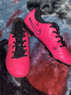 Girls Cleats