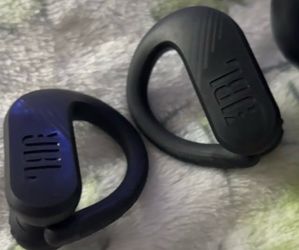 JBL Endurance Peak 3 headphones