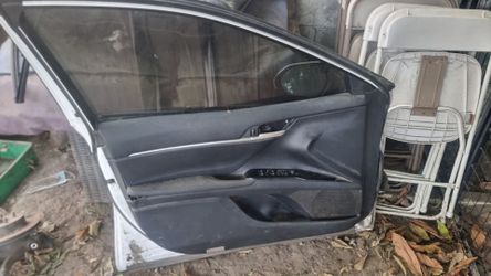2018-2020 Toyota Camry door for parts