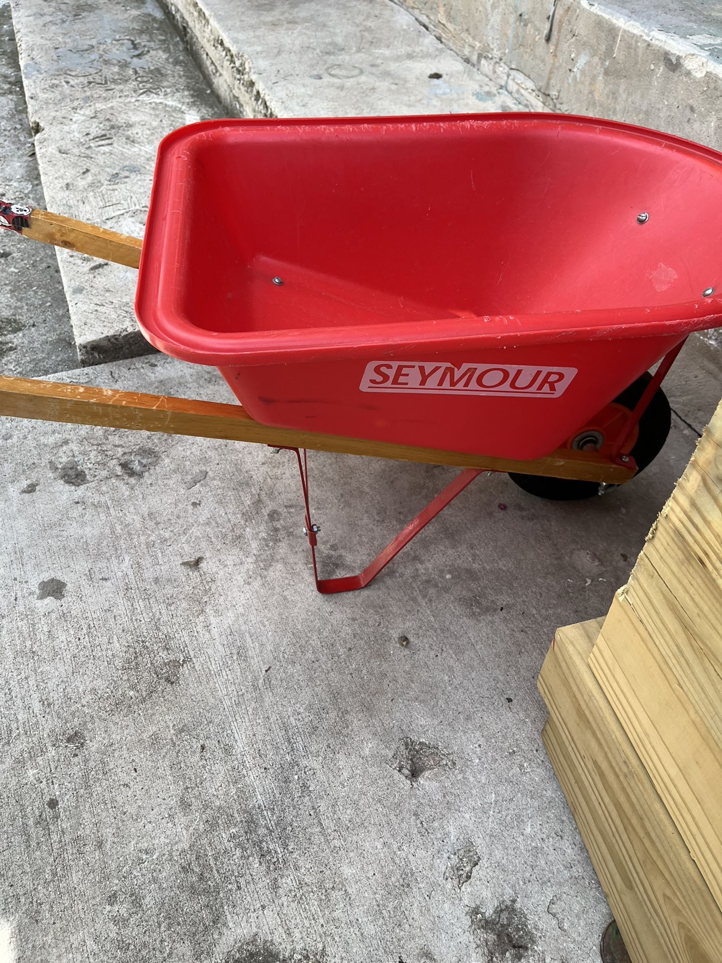 Seymour Kids Wheelbarrow