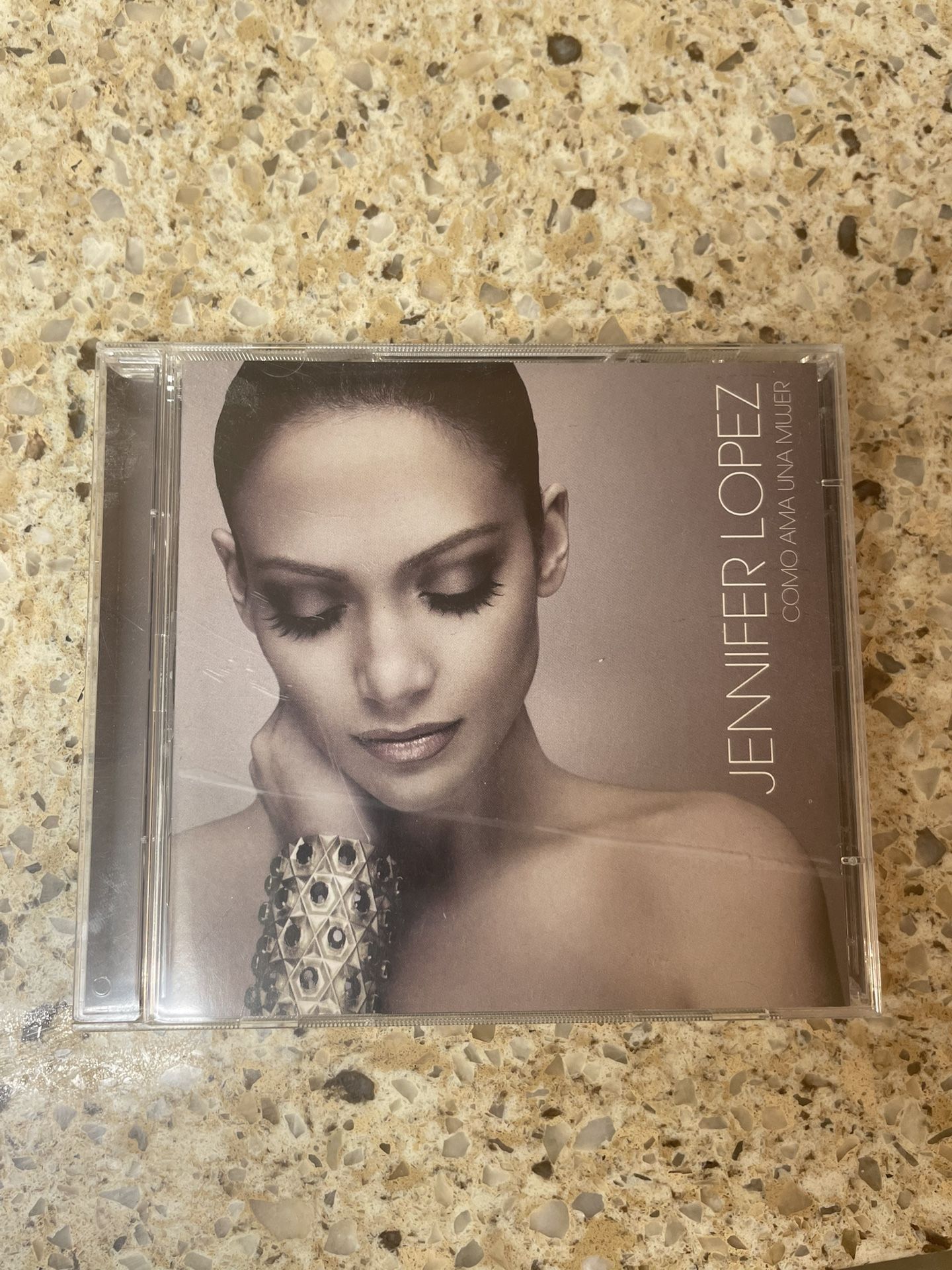 Jennifer Lopez - Como Ama Una Mujer