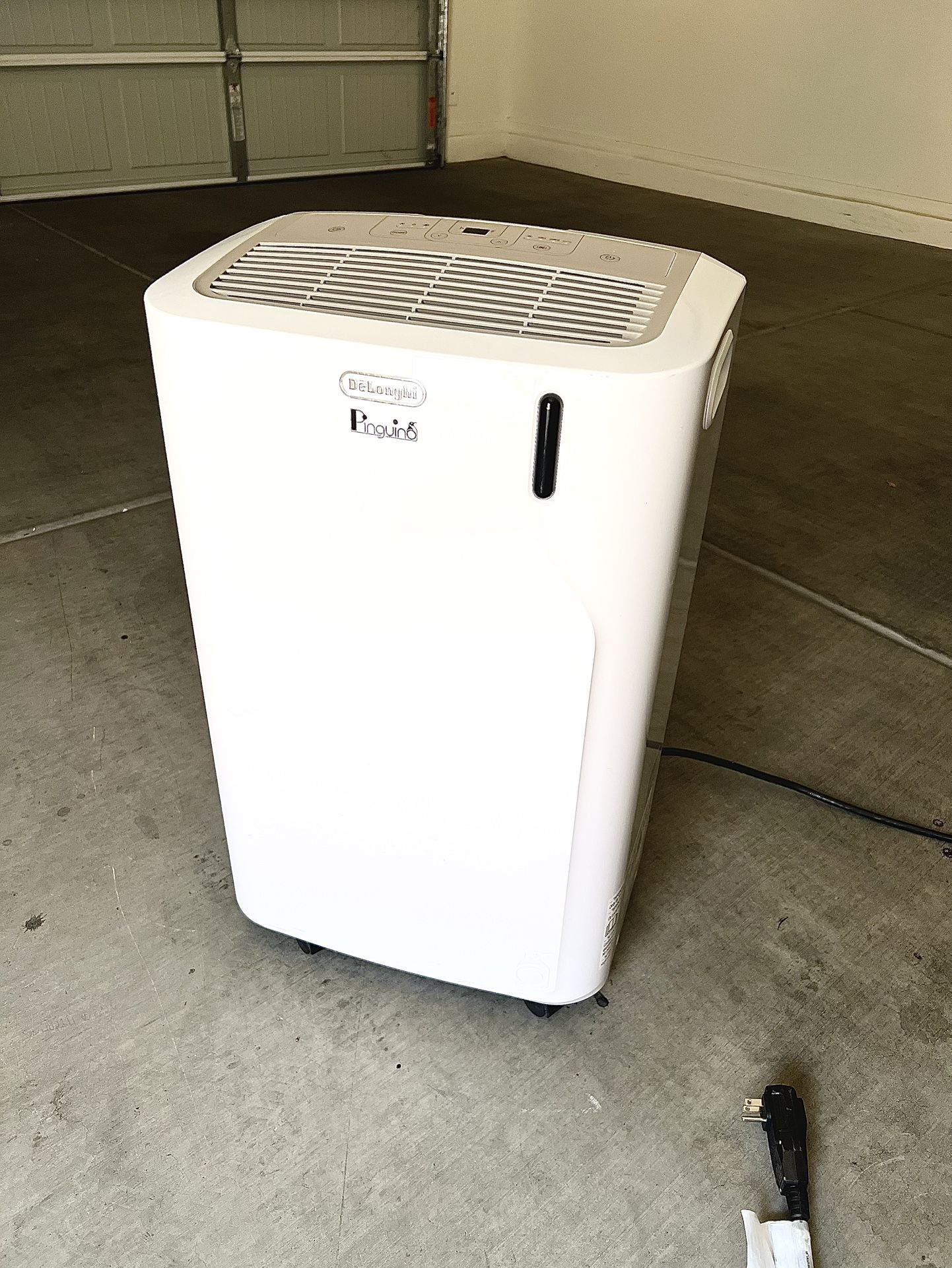 Portable AC unit barely used Works Like New