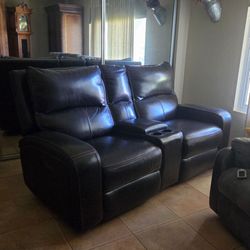 Leather electric loveseat. Dark brown,