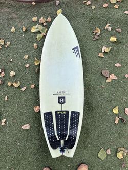 5’4, 27.1L FireWire Machado Mashup Surfboard with Slater Medium Fins