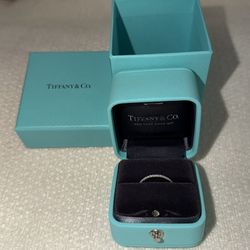 AUTHENTIC TIFFANY RING SIZE 6 REAL DIAMONDS