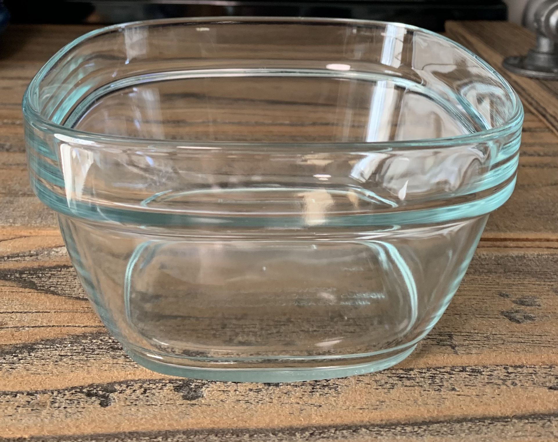 Rubbermaid Set Of 4 White Spout Nesting Mixing Bowls/Unused for Sale in  Germantown, MD - OfferUp