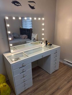✨ Hollywood Vanity Dresser – Only $130! ✨