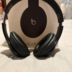 Beats Studio Pro Black