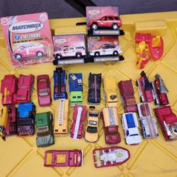 25 matchbox + 1 hotwheels fire engine and fire trucks