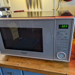 Sharp Carousel 1100w Microwave Oven