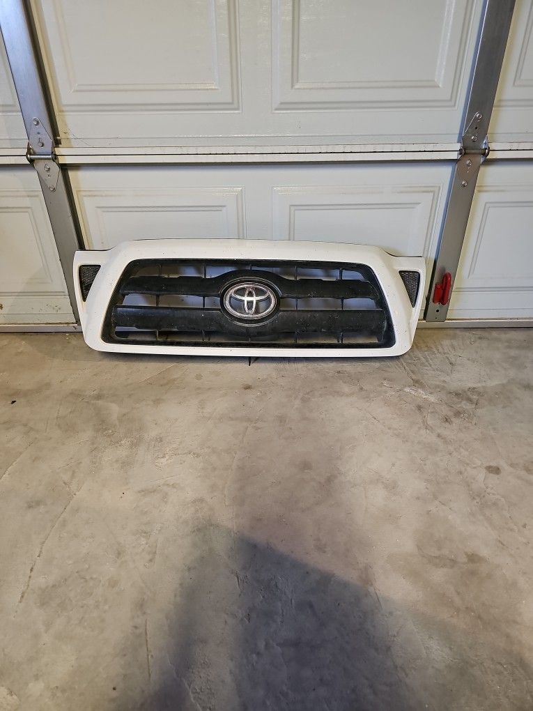 Toyota Tacoma Grille 2005, 2006, 2007, 2008, 2009 2nd Gen Tacoma