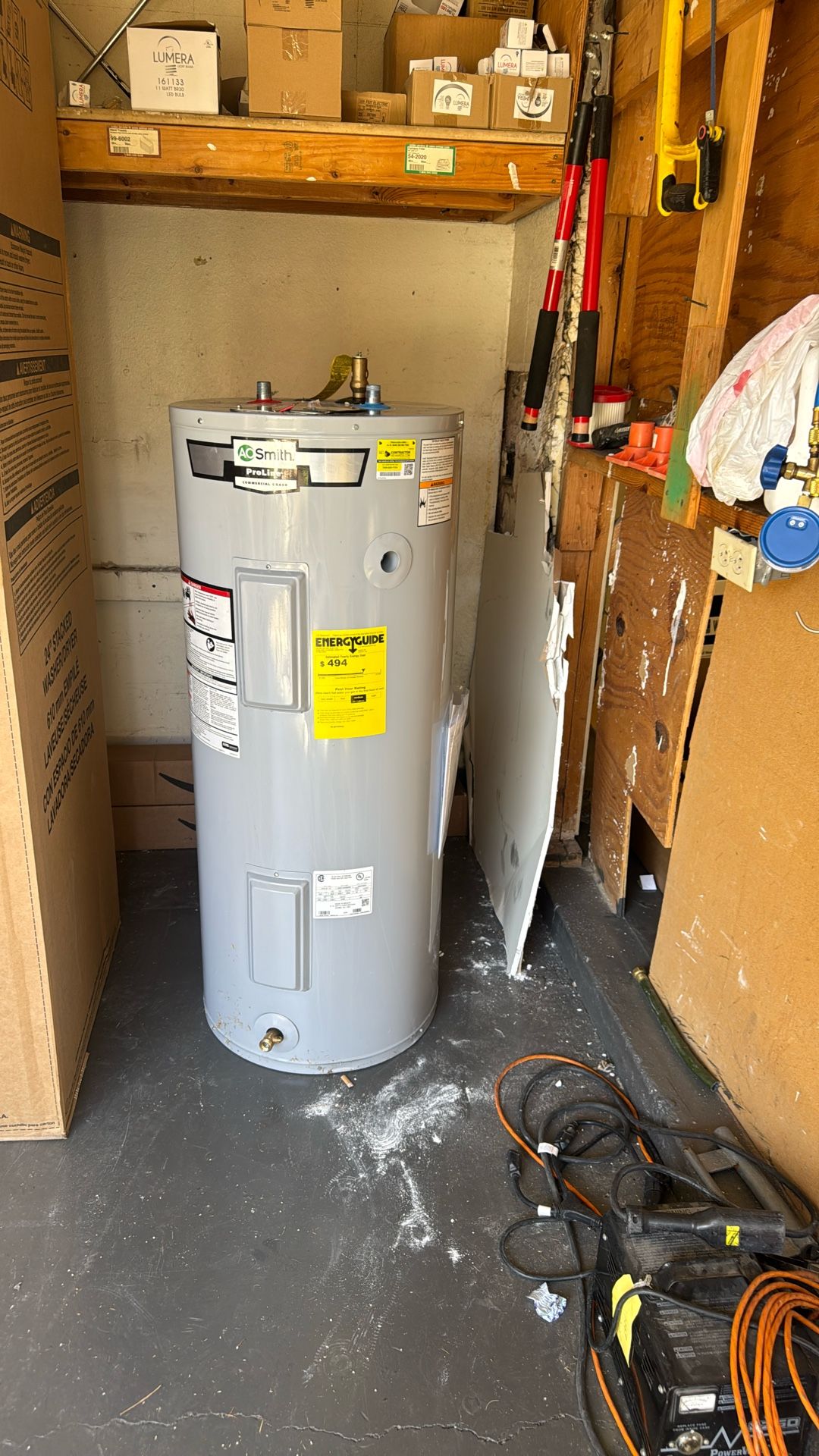 Water Heater Electric. 240v. 40gal