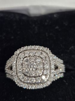 10kt white gold  cluster ring