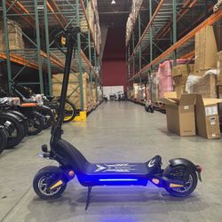 Dual-motor high-speed electric scooter