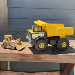 Vintage Tonka Trucks: Dump Truck & Bulldozer