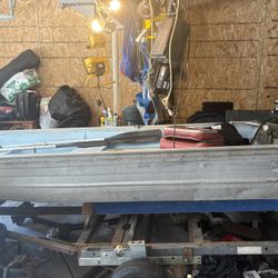 12ft Boat With Trailer 