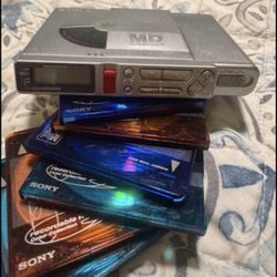 Sony MiniDisc Player/recorder with 6 Discs 