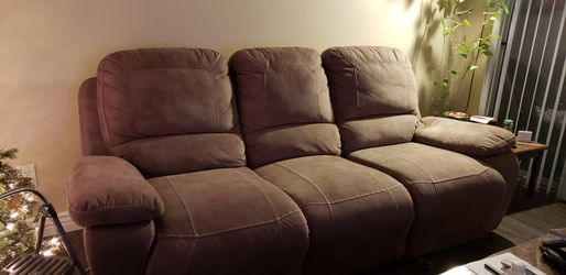 Couch & love seat w/recliners